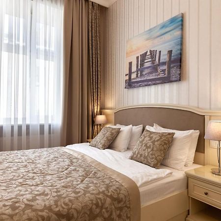 Royal Mini-Apart Hotel On Rynok Square Leópolis Exterior foto