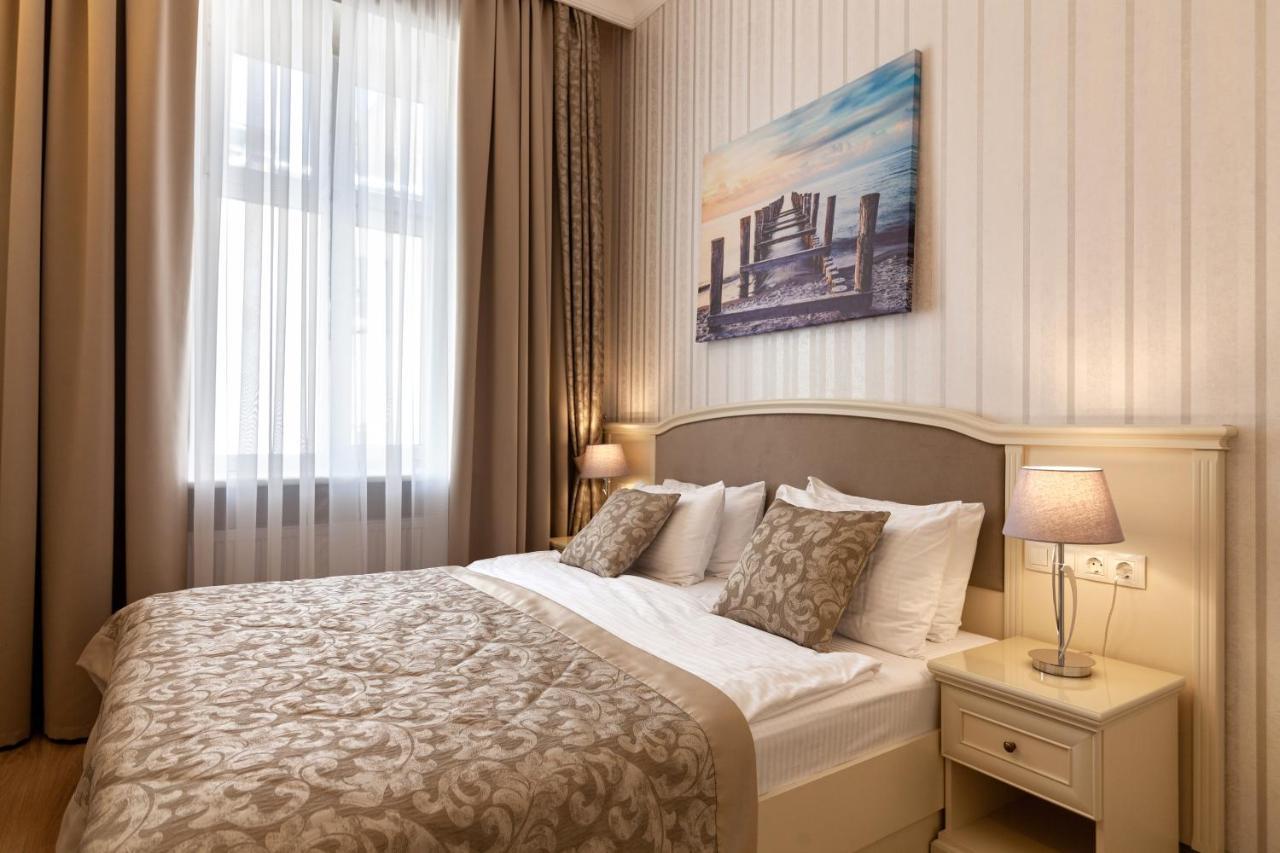 Royal Mini-Apart Hotel On Rynok Square Leópolis Exterior foto